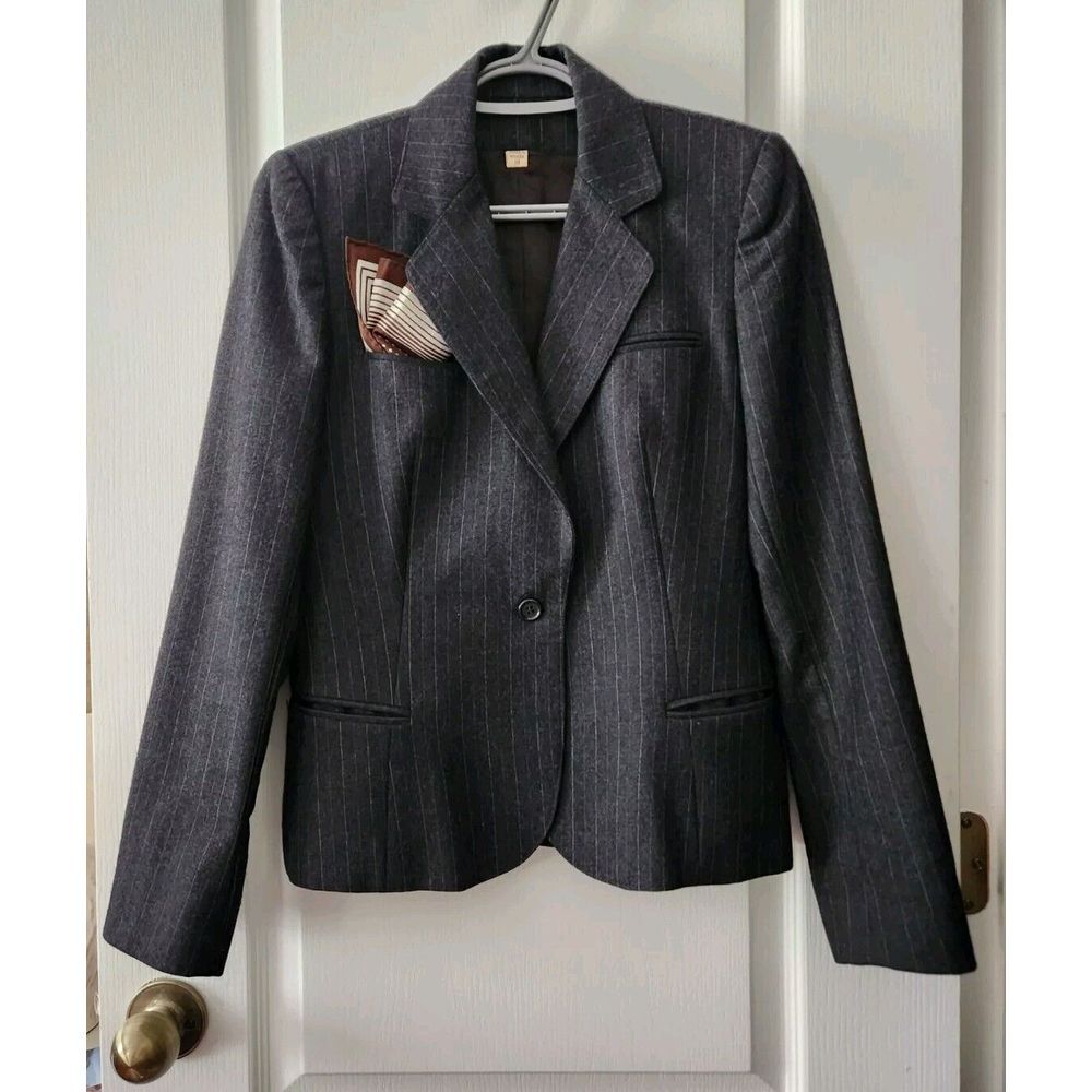 Women's 100% Pure Wool Stripe Blazer Gray With Pockets, shoulder pads Size 10